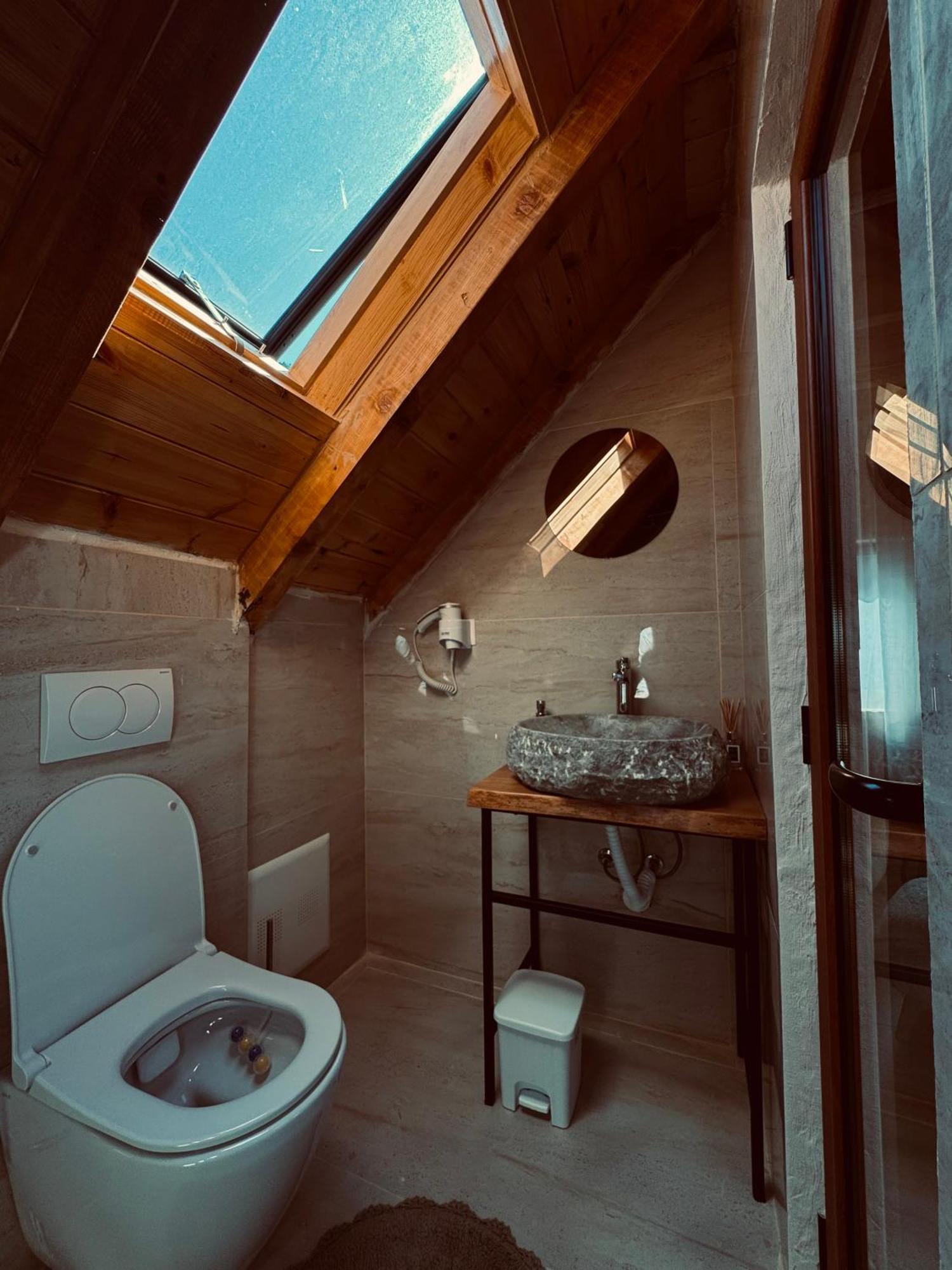 Shkalla Apartment