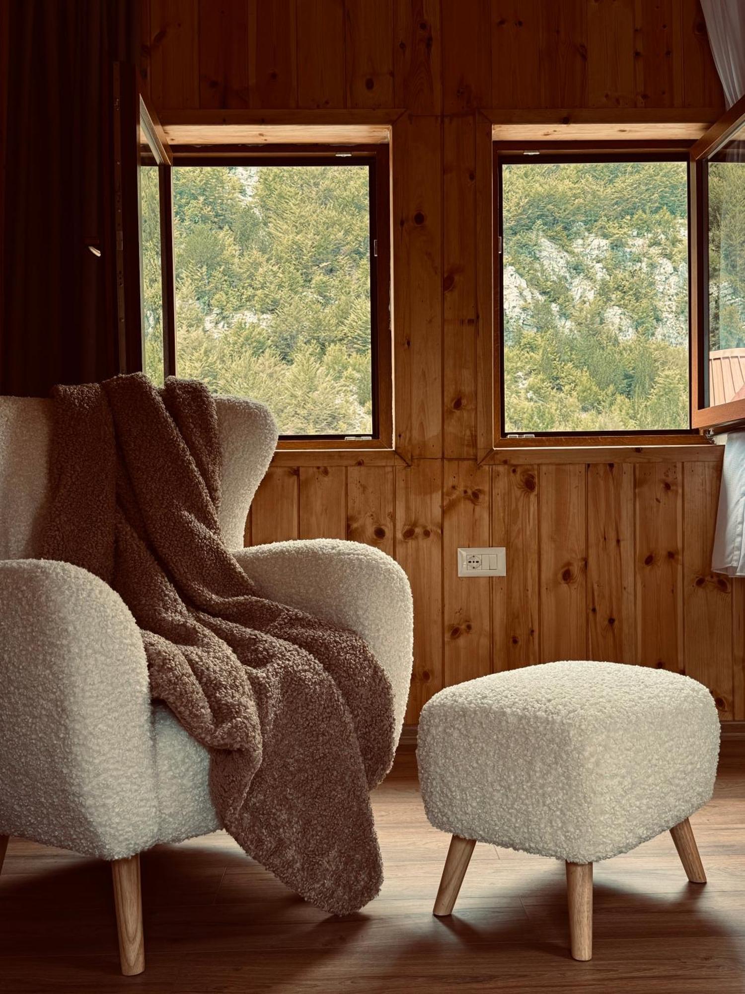 Apartament Shkalla *