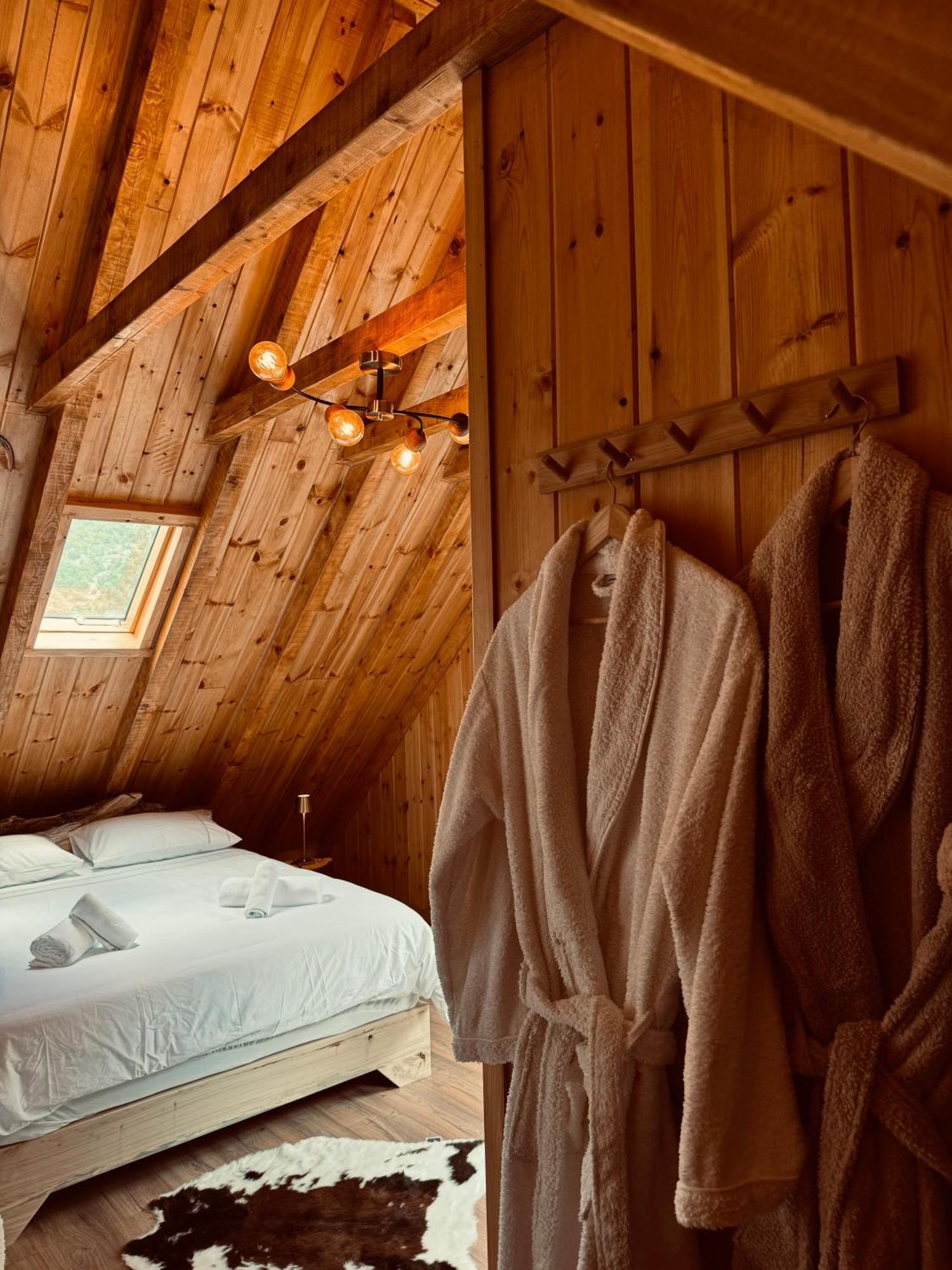 Apartament Shkalla Theth